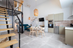FLORIT FLATS - The Port Avenue Duplex